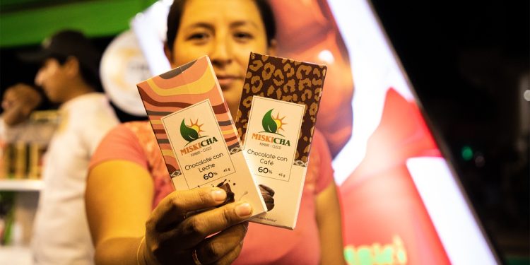 Chocolate del Vraem recibe medalla de plata en concurso realizado en Francia